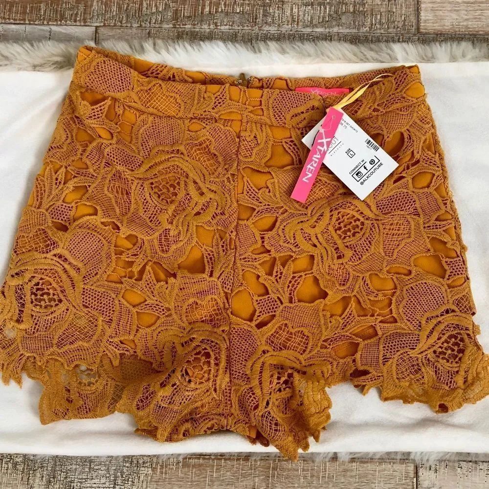 NEW Xtaren Mustard lined lace shorts. Size L